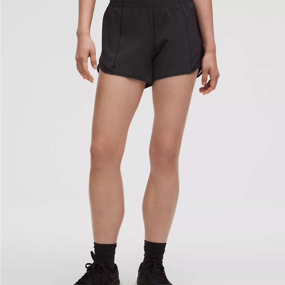 Lululemom Hotty Hot High-Rise Lined Short 4"